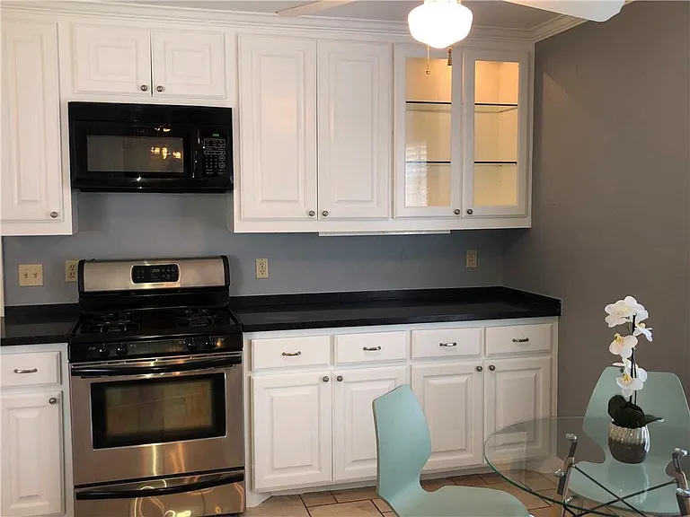 6215 Kenwood Ave — Photo 10