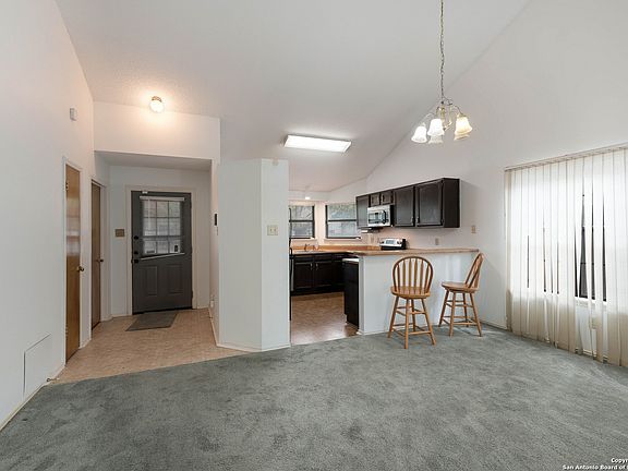 4th image of 9594 CLOVERDALE