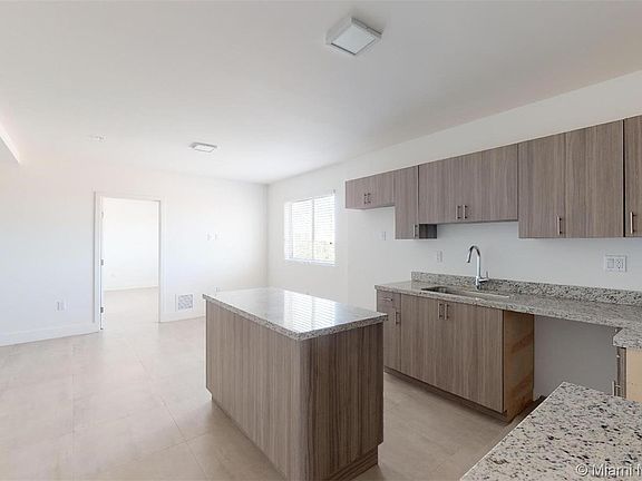 3rd image of 6001 W Flagler St APT 402