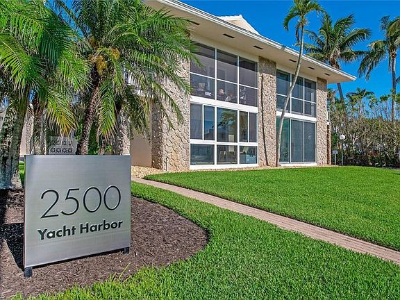 4th image of 2500 Gulf Shore BLVD N #S3