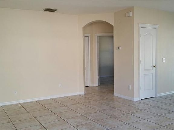 5th image of 7461 Oxford Garden Cir