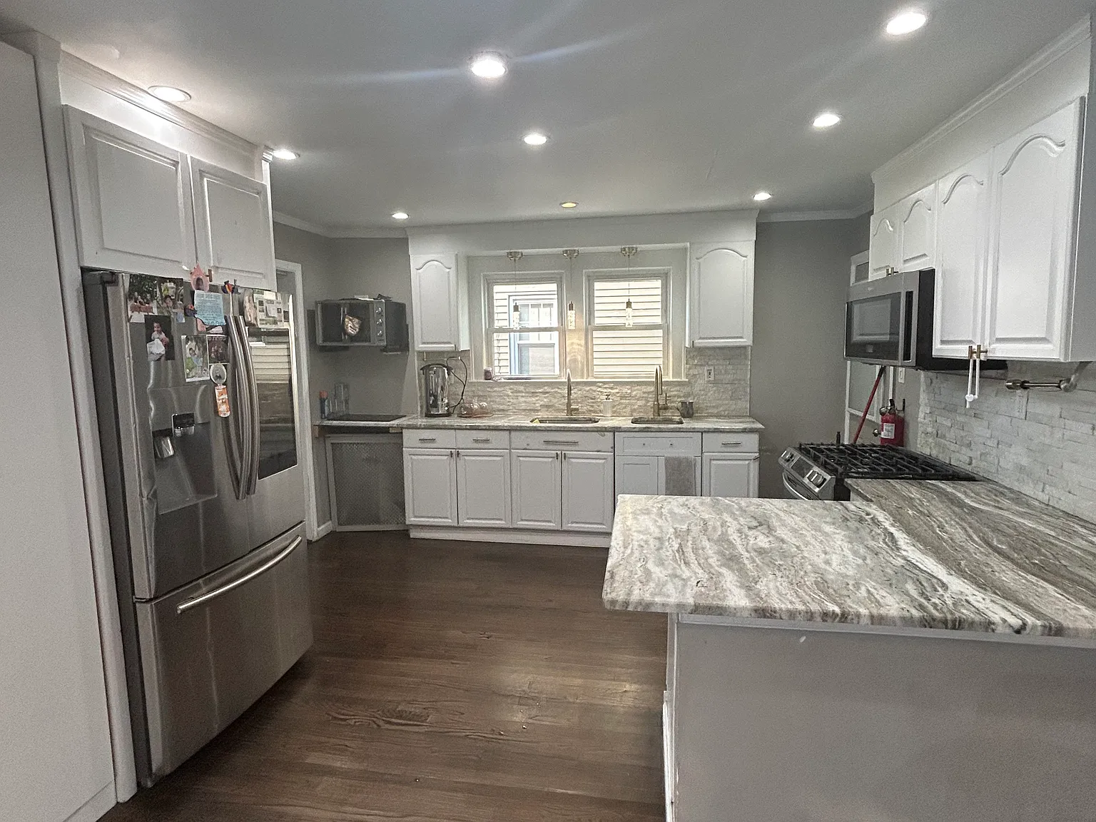 3 bed, 1332 sqft, $3,700 — Photo 4