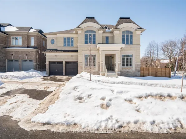 6 Dennis Reed Ct, Aurora, ON L4G 5Z1