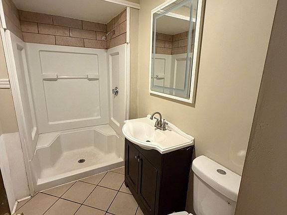 4th image of 14 Perkins St #2