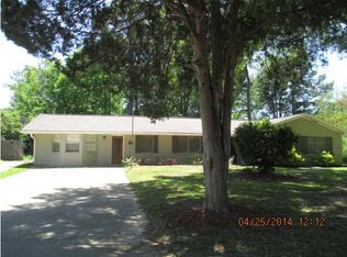 1233 Deerfield Ln, Jackson, MS 39211