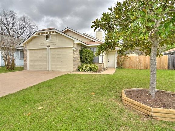 3rd image of 1402 Dominique Dr