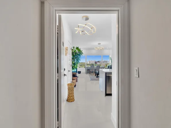 701 E Camino Real #12g, Boca Raton, FL 33432