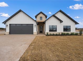 924 Gallant Fox, Hewitt, TX 76643