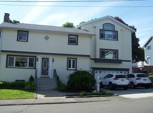 7 Witchcraft Rd, Salem, MA 01970