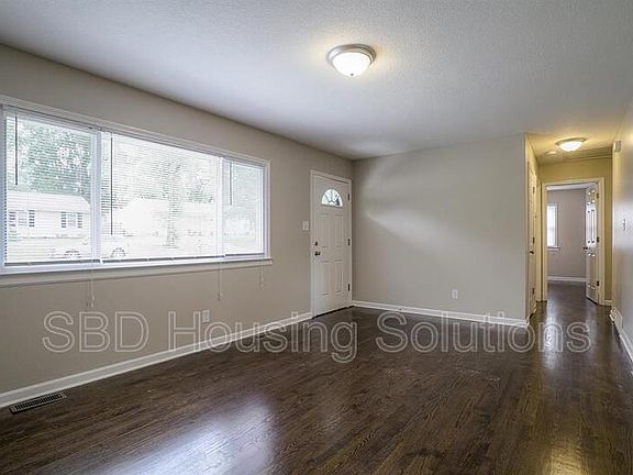 5th image of 8612 Corrington Ave