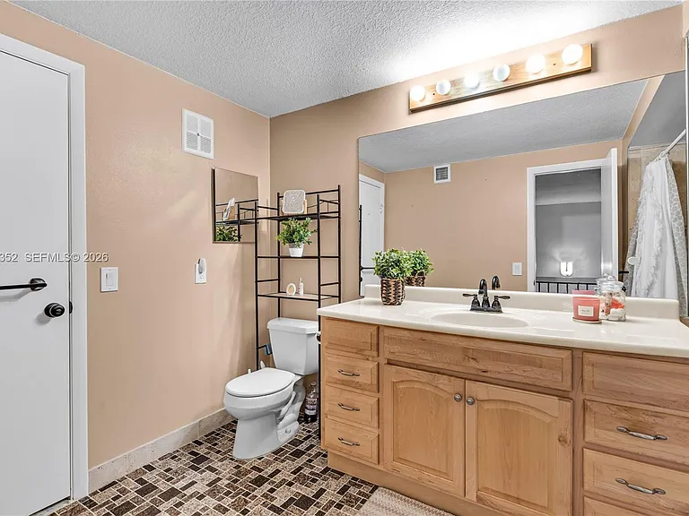1424 NW 113th Way — Photo 19