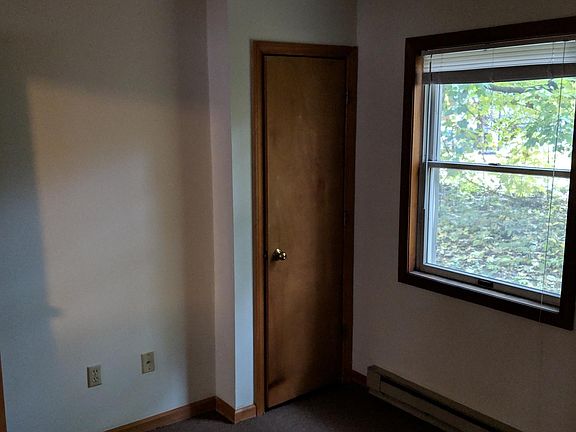 4th image of 225 Maple St APT 7