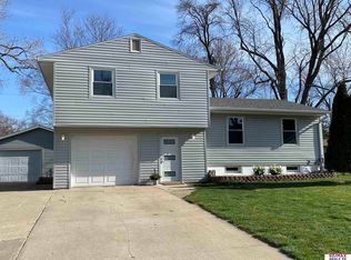 11014 Valley St, Omaha, NE 68144