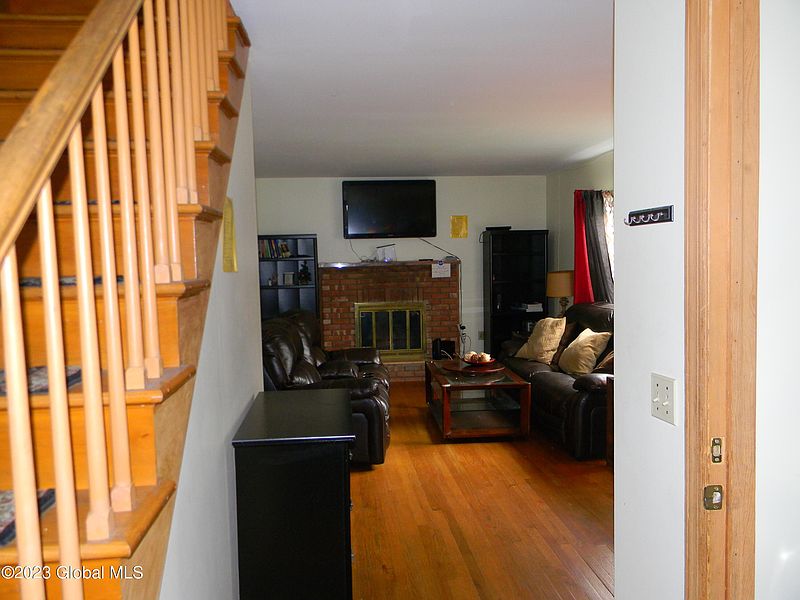 2nd image of 448 W Lawrence Street