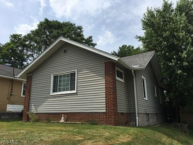 1st image of 583 Plum Ave