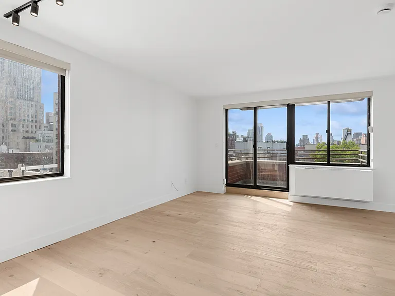 181 7th Ave #8A — Photo 4