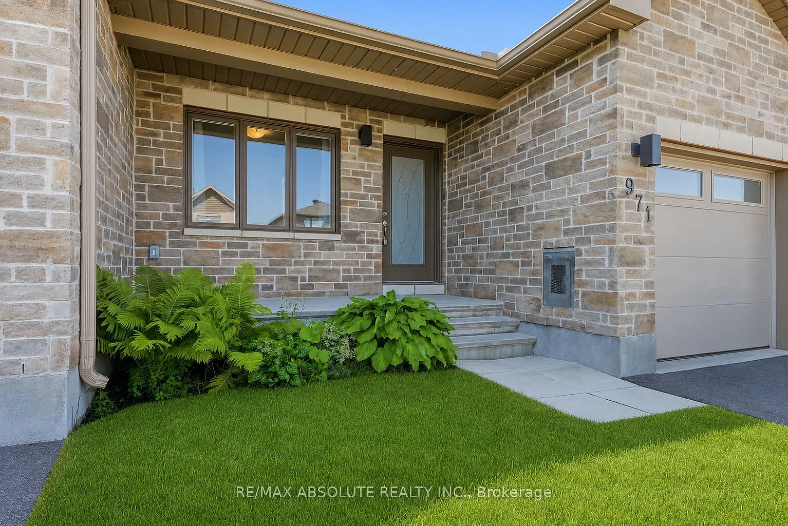 2 bed, $2,400 — Photo 2