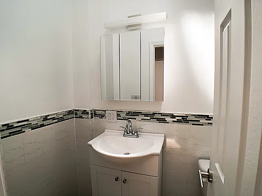 Rented by Francine Realty | media 18