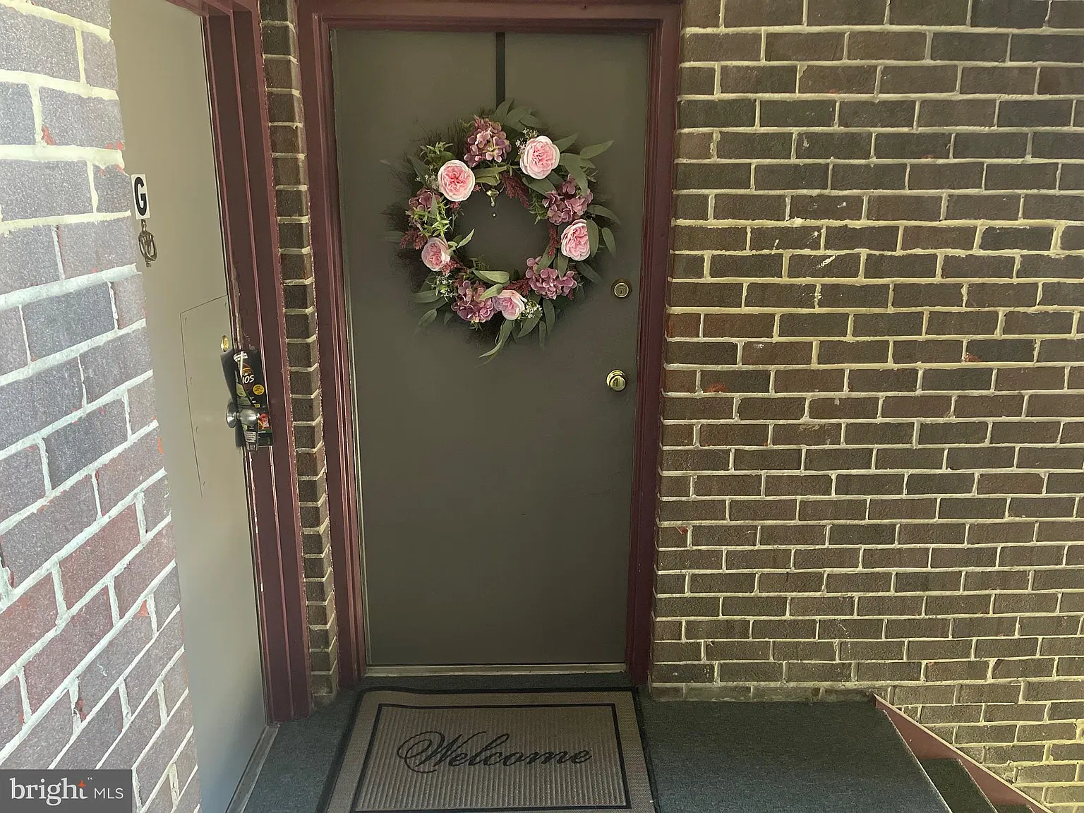2 bed, 1.5 bath, 1042 sqft, $1,695 — Photo 1