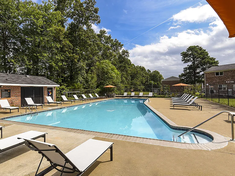James River Pointe — Photo 16