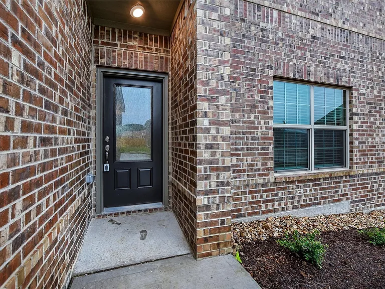 290 Moonstone Way — Photo 4