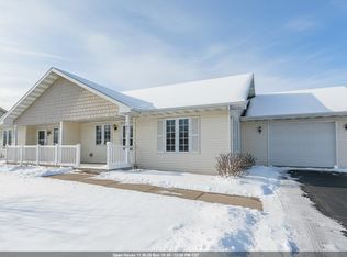 1871 Natures Way, Menasha, WI 54952