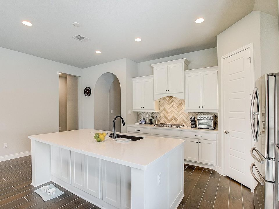 1st image of 444 Saturnia Dr