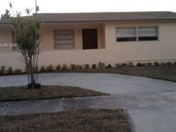 1120 NW 24th Ct, Miami, FL 33125
