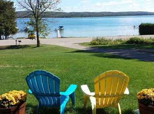 5732 Lakeshore Rd, Boyne City, MI 49712