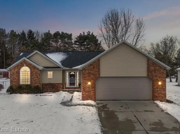 9298 Meadowview Dr, Davison, MI 48423
