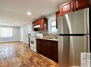 116 E 7th Rd #2A, Far Rockaway, NY 11693