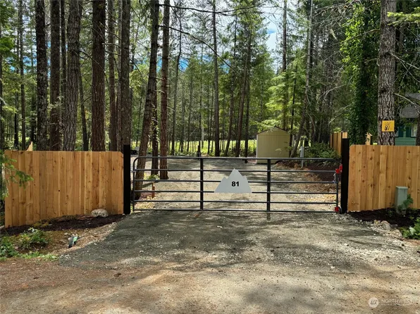 81 N Kings Way S, Hoodsport, WA 98548