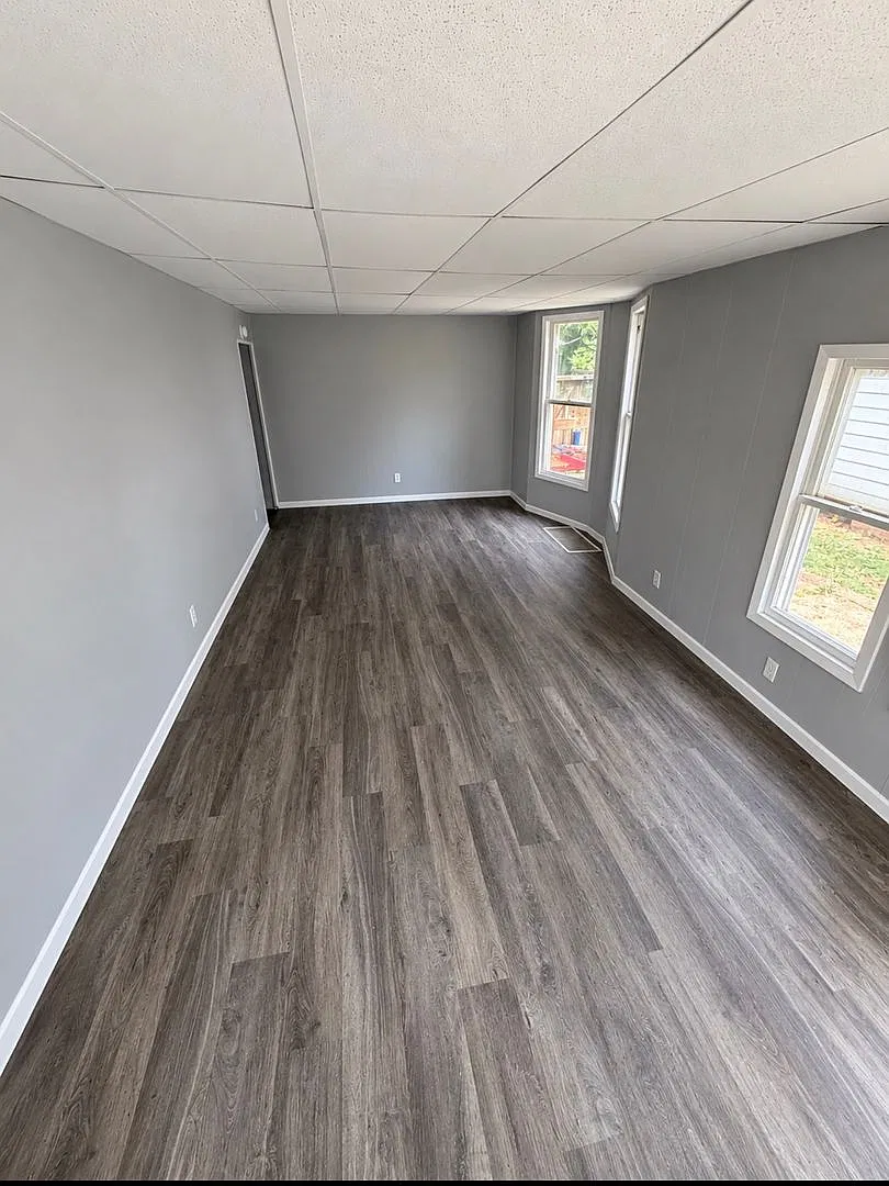541 W Vine — Photo 2