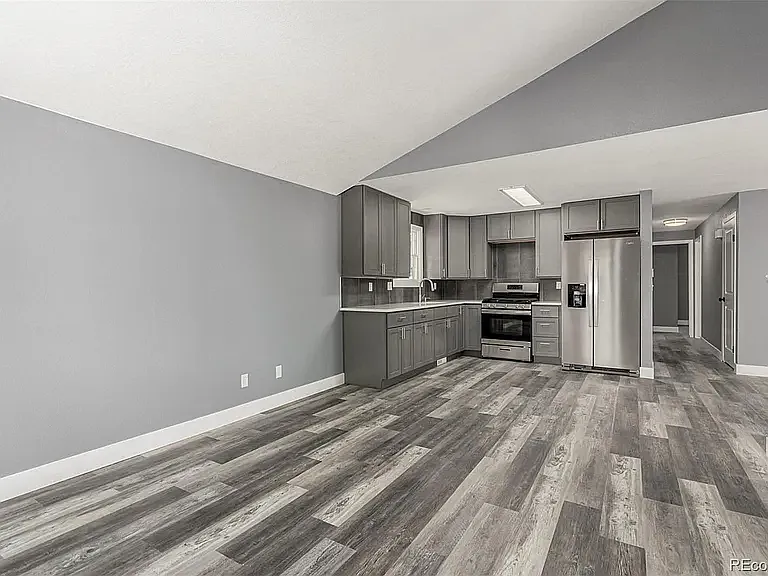1248 Meadow St — Photo 3