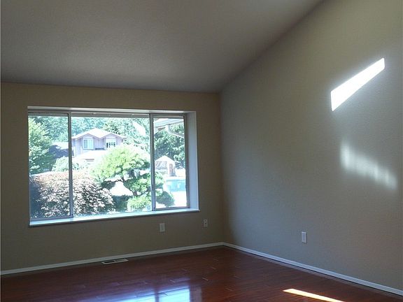 5th image of 14815 18th Avenue Ct S