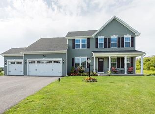 123 Turning Leaf Dr, Manlius, NY 13104