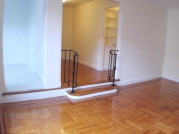 3rd image of 95 W 195th St APT 7G