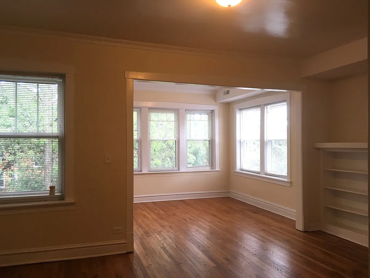 Building Photo - 4956 N Saint Louis Ave #1