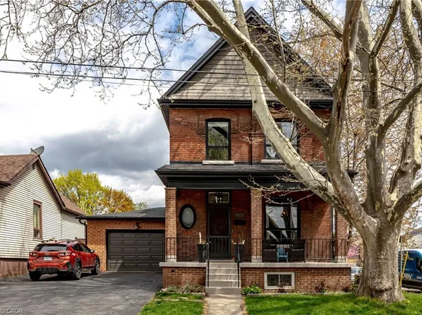 181 Simcoe St E, Hamilton, ON L8L 3N7