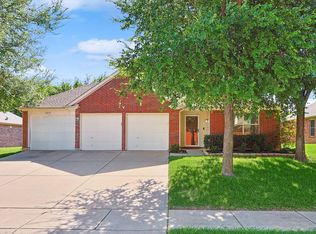 6212 Penina Trl, Denton, TX 76210