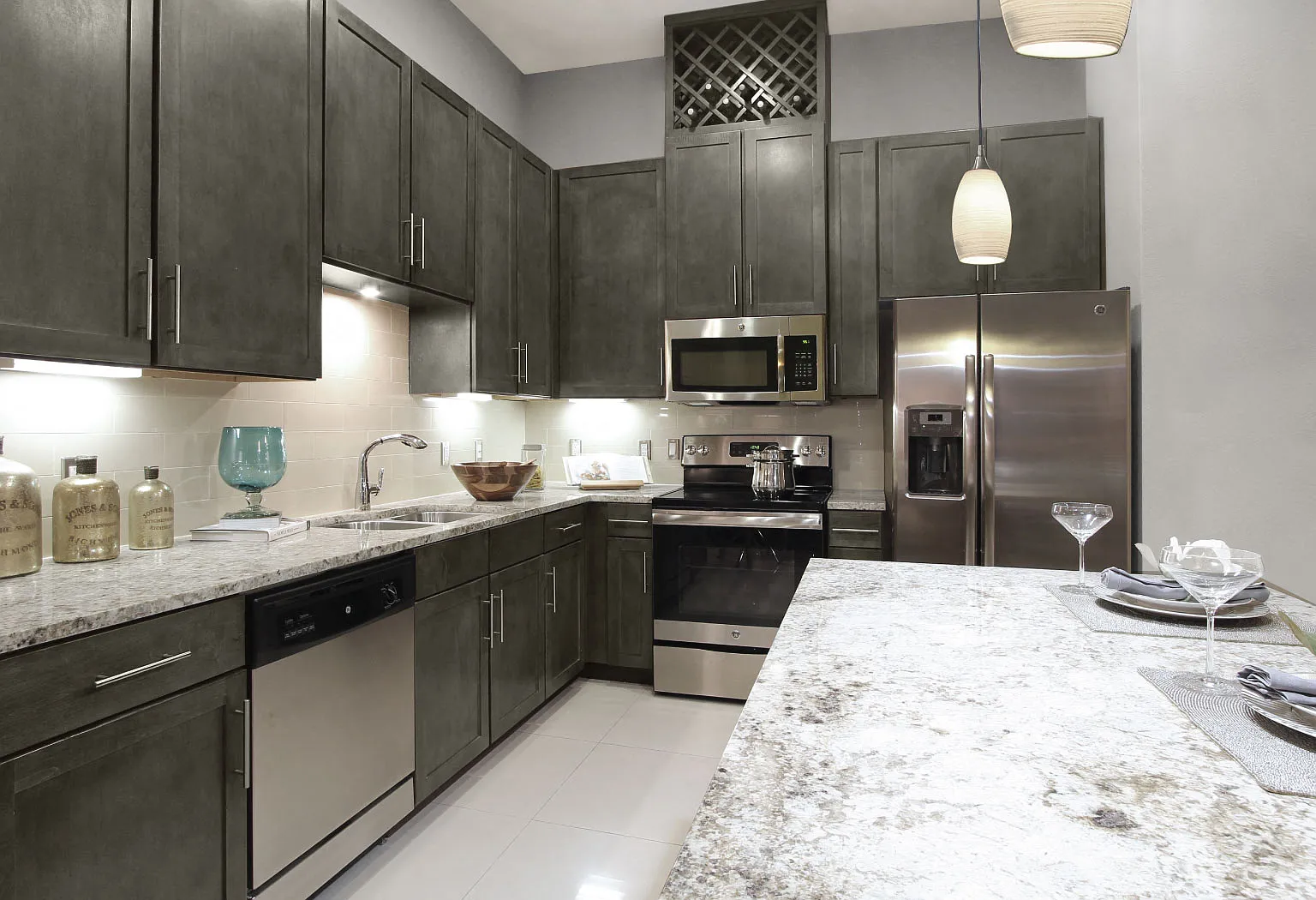 Le Palais Apartments — Photo 1