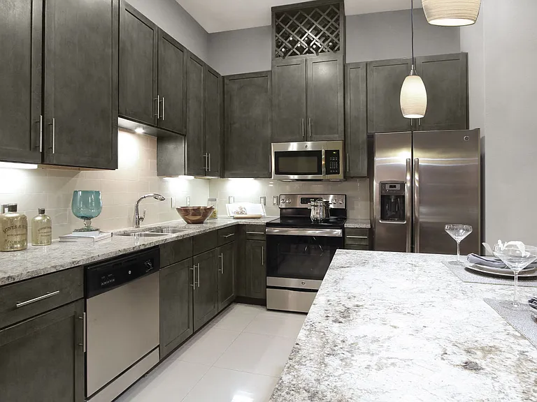 Le Palais Apartments — Photo 1