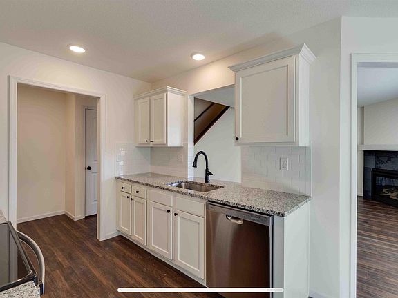 5th image of 2721 Chasehire Dr