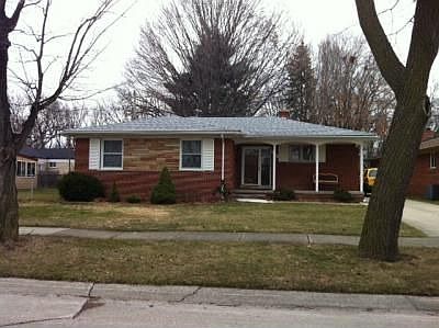 1st image of 27068 Clairview Dr