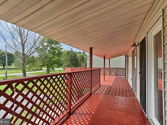 4th image of 14 Jackson Dr