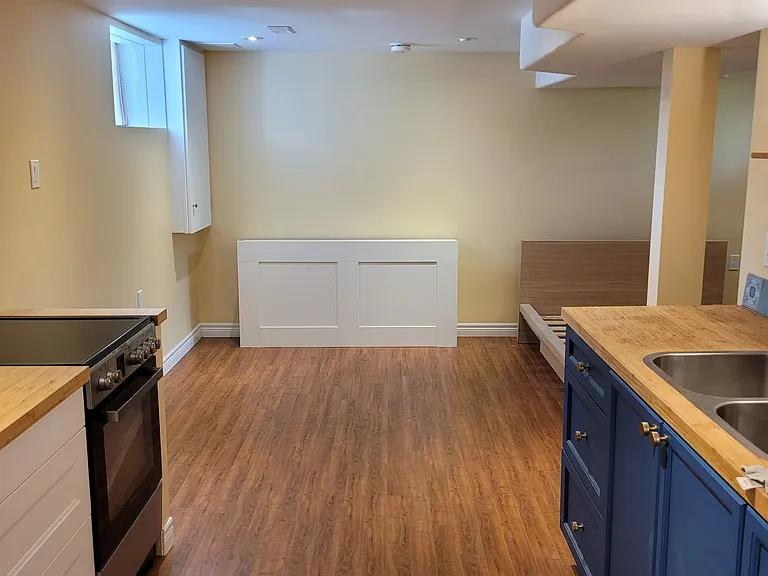 32 Tiffany St E #2 — Photo 4