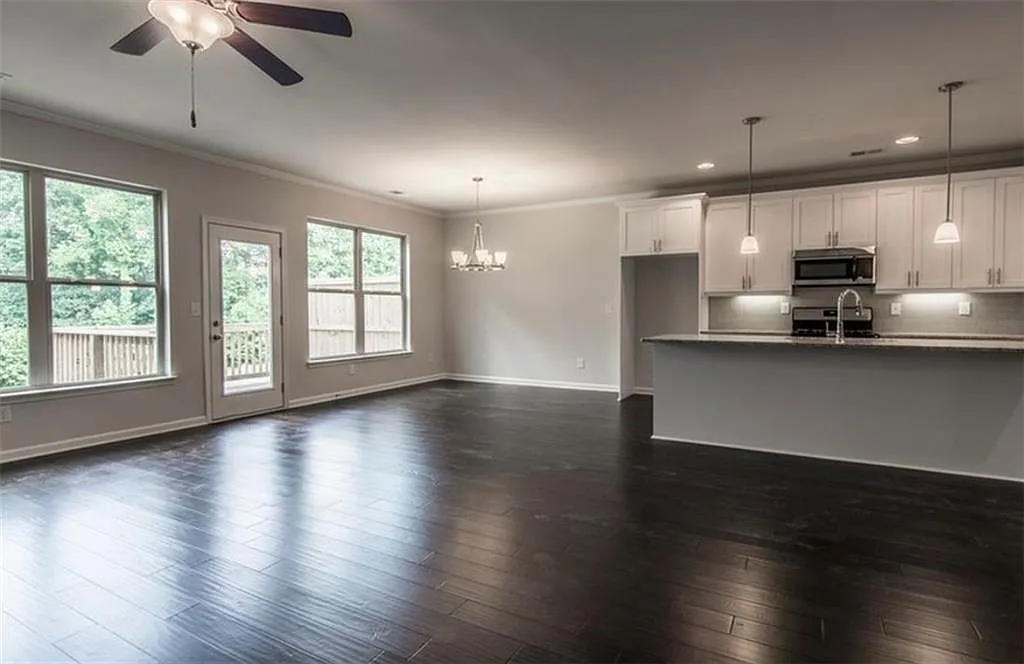 3 bed, 2.5 bath, 2074 sqft, $2,700 — Photo 2