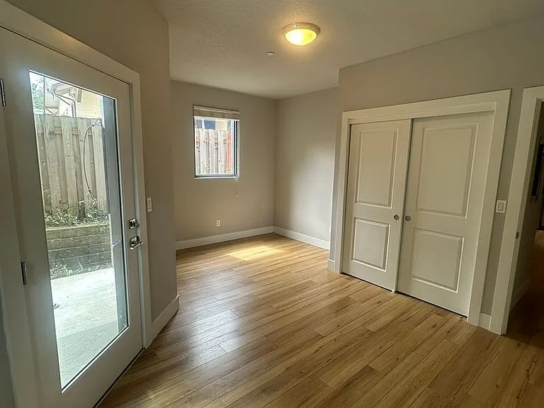 436 NE Stafford St #9 — Photo 9
