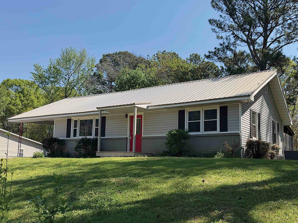 1st image of 208 Piney Point Dr NW