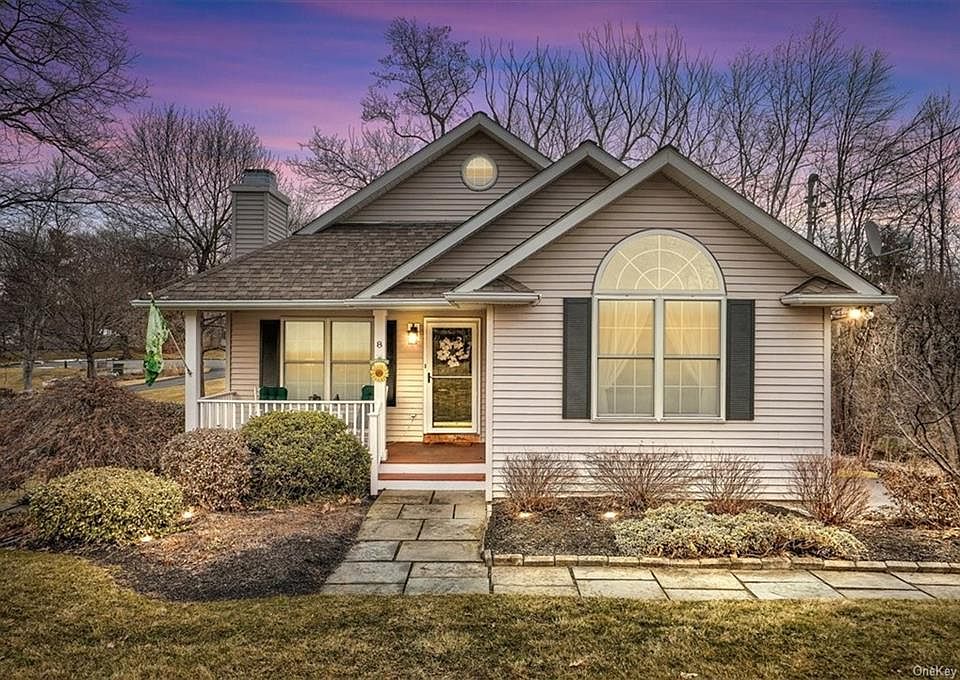 1st image of 8 Odell Cir